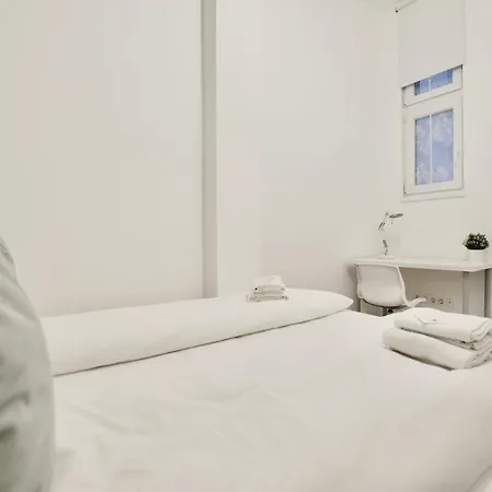 Apartment Standard By Hi5- Csengery Street *
