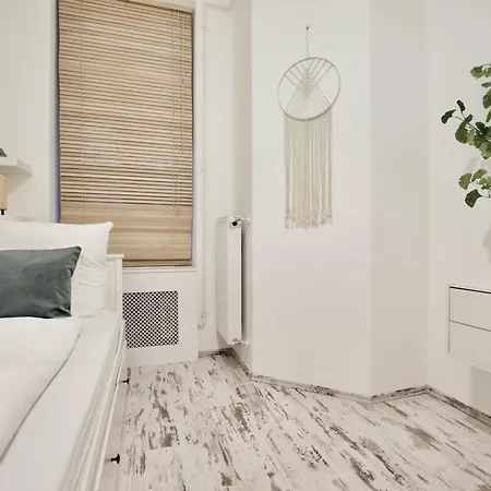 Apartment Standard By Hi5- Csengery Street Budapest