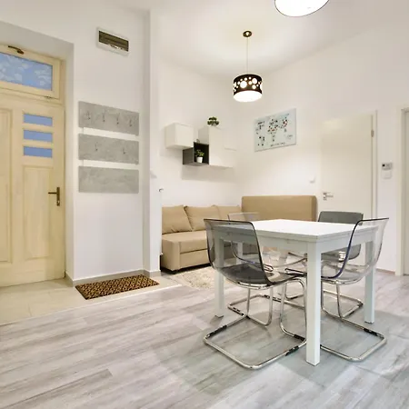 Apartment Standard By Hi5- Csengery Street *