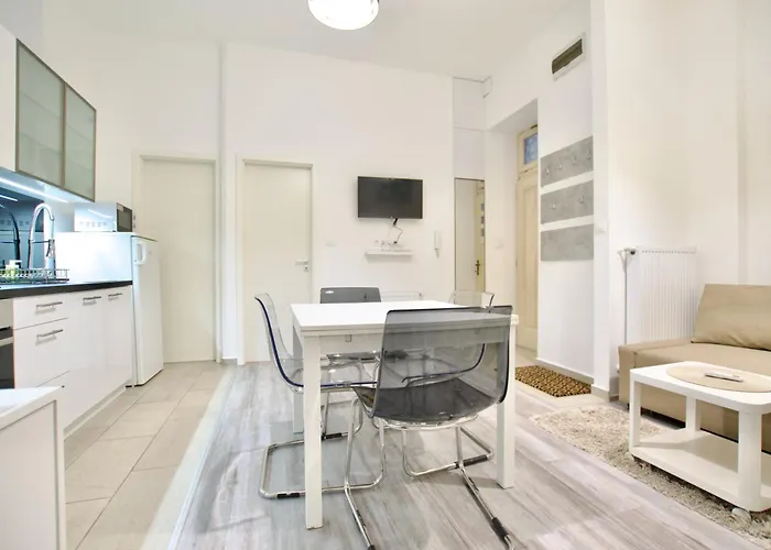 Standard By Hi5- Csengery Street بودابست